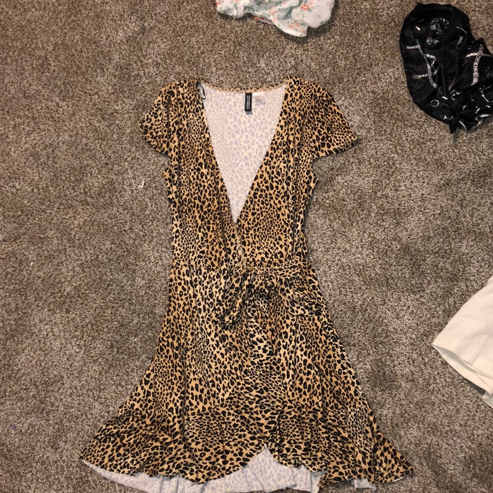 H&M WRAP LEOPARD DRESS